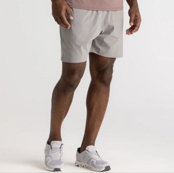 Free Fly Men's Bamboo-Lined 7" Inseam Active Breeze Short in Cement - Size XL - Picture 1 of 13